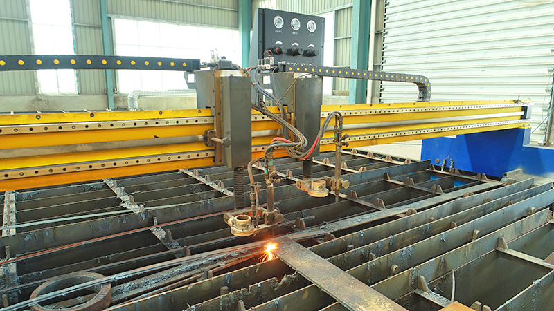 Plasma cutting machine