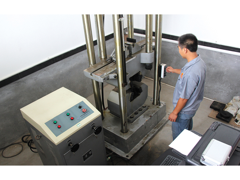 Universal testing machine